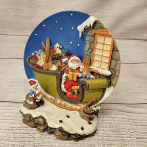 "A Christmas Remembered" Collectors Edition 1997 Decorative Plate and stand